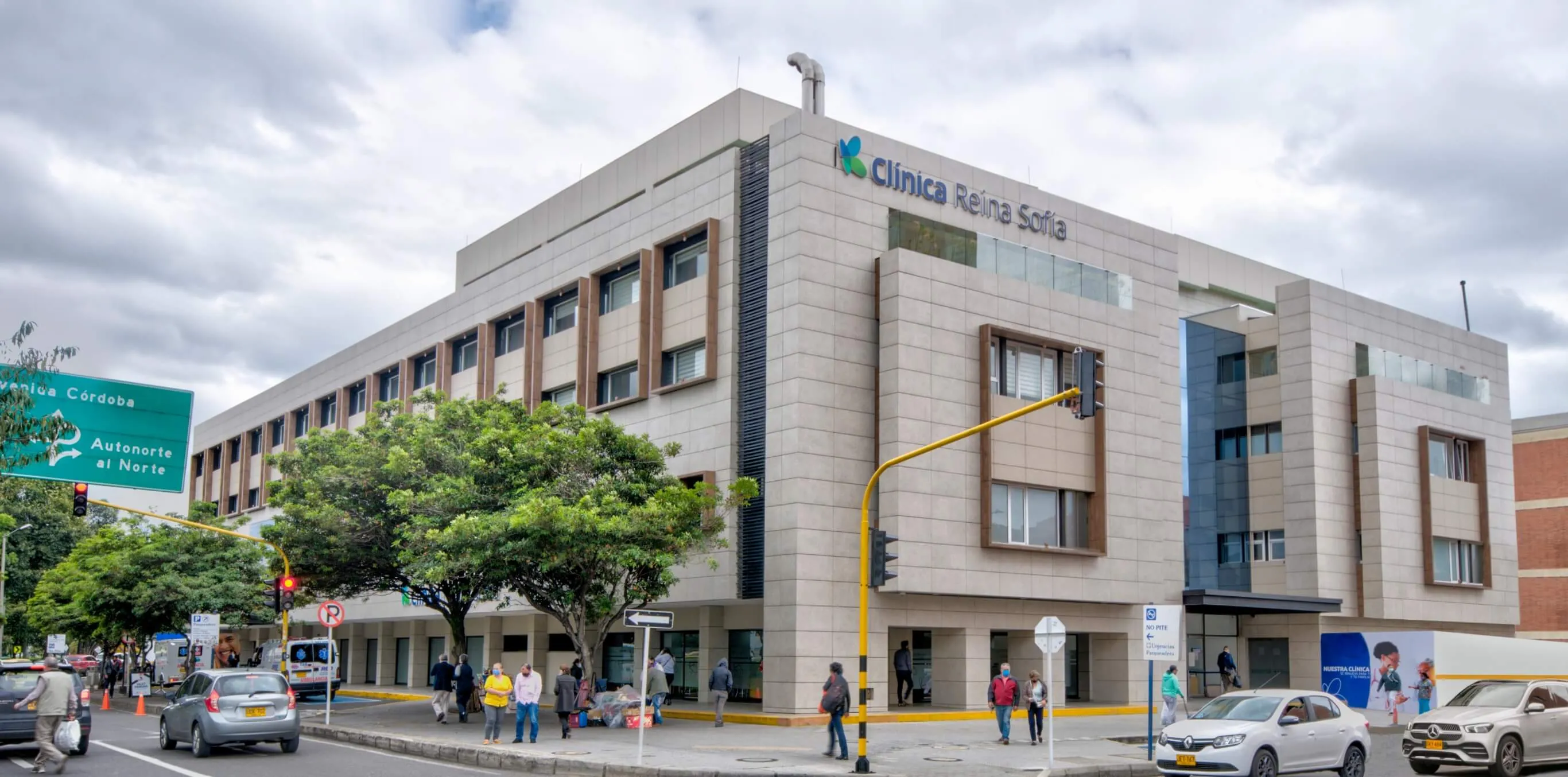 Clínica Reina Sofía en Bogotá, hospital reconocido por su atención especializada.