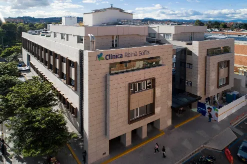 Clínica Reina Sofía Bogotá, institución médica moderna con atención integral y tecnología avanzada.