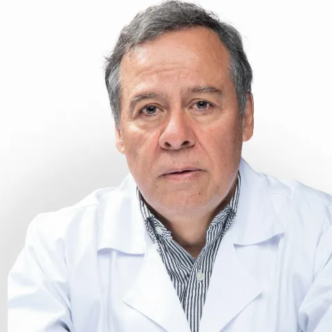Doctor Jairo Moreno especialista médico en la Clínica Reina Sofía Bogotá.
